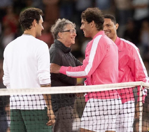 开云体育官网包含费德勒重返赛场，夺冠首场状态出色，拜仁观众沸腾！全场沸腾不已的词条